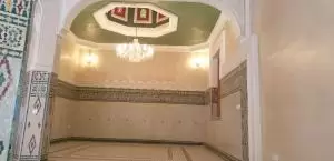 فرصة رائعة لمن يبحث عن فيلا تجمع بين الراحة، الفخامة، والطابع المغربي الأصيل!