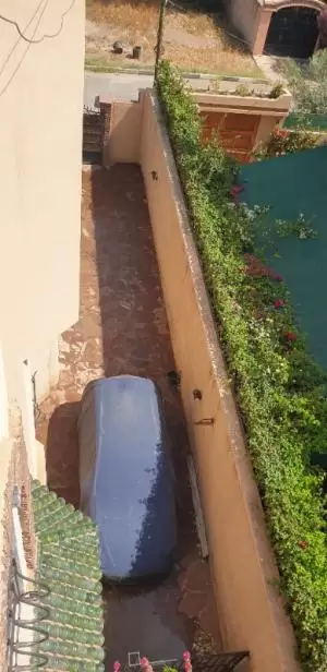فرصة رائعة لمن يبحث عن فيلا تجمع بين الراحة، الفخامة، والطابع المغربي الأصيل!