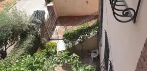 فرصة رائعة لمن يبحث عن فيلا تجمع بين الراحة، الفخامة، والطابع المغربي الأصيل!