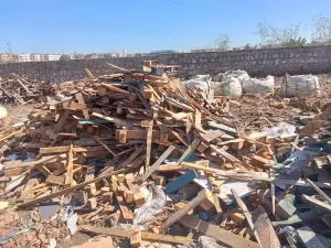 بيع وشراء الخشب المستعمل
