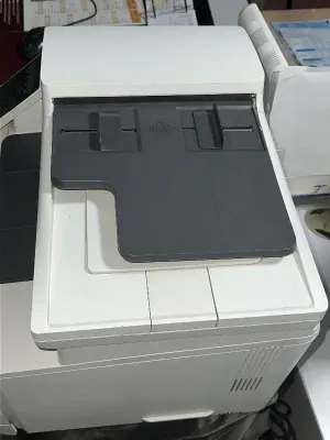 Color LaserJet Pro MFP M181fw طابعة للبيع 2000درهم