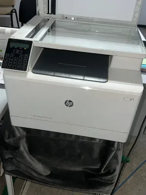 Color LaserJet Pro MFP M181fw طابعة للبيع 2000درهم