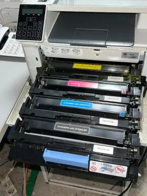 Color LaserJet Pro MFP M181fw طابعة للبيع 2000درهم