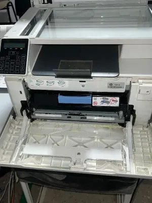 Color LaserJet Pro MFP M181fw طابعة للبيع 2000درهم